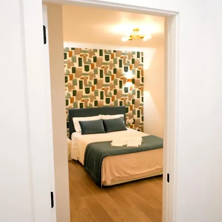Traineirinha Com 2 Quartos E Parque Privado